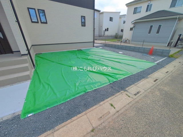鴻巣市筑波１丁目　新築一戸建て　1区画　01の駐車場|5/20撮影