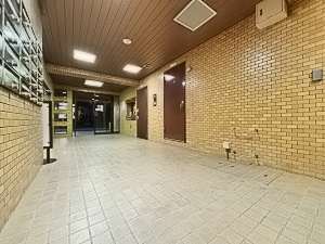 ライオンズマンション青戸第2のロビー|ドキドキの新生活も、安心してスタート。ぴったりの住まいを見つけませんか？クランディアが一緒に住まい選びをサポートします‼　まずは、お気軽にお問合せください　＃クランディア