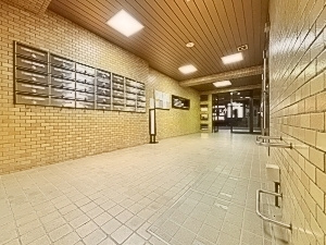 ライオンズマンション青戸第2のロビー|ドキドキの新生活も、安心してスタート。ぴったりの住まいを見つけませんか？クランディアが一緒に住まい選びをサポートします‼　まずは、お気軽にお問合せください　＃クランディア