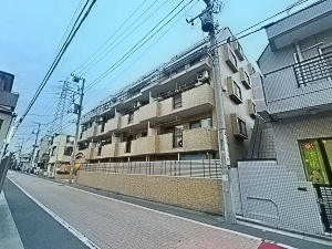 ライオンズマンション青戸第2の外観|ドキドキの新生活も、安心してスタート。ぴったりの住まいを見つけませんか？クランディアが一緒に住まい選びをサポートします‼　まずは、お気軽にお問合せください　＃クランディア