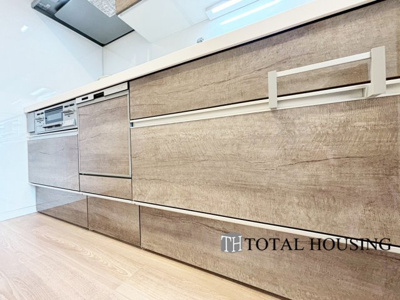 【キッチン】 | アルファコート・白石 | キッチンスペースはリビングダイニングとは独立したタイプです。「来客時でもキッチンスペースを見られない」「調理の油や匂いがお部屋に広がりにくい」などのメリットがございます。