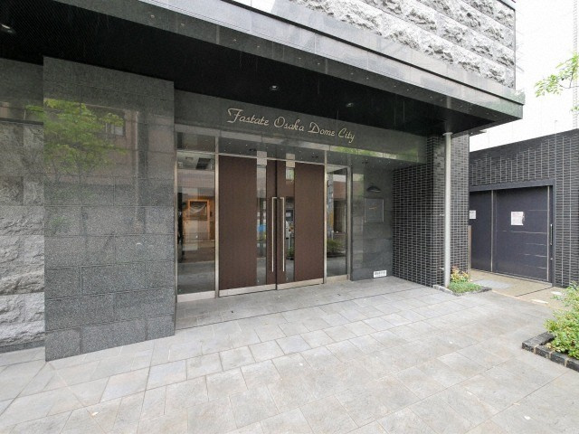 ファステート大阪ドームシティのエントランス