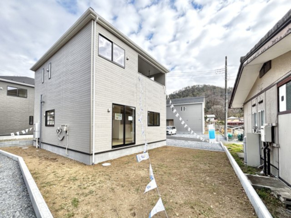 【新築戸建】足利市今福町第1の外観|■外観｜土日のご見学はもちろん、平日・夜間のご案内も大歓迎です♪「今から見たい」や「仕事終わりに見たい」にもご対応できますのでお気軽にお問い合わせください♪