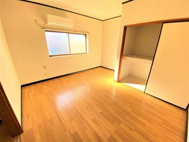 ハウス久栄の居間・リビング|別部屋同間取りのお写真となります。参考にご覧くださいませ。