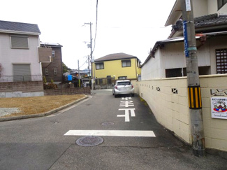 【前面道路含む現地写真】 | 川西市萩原2丁目5-3　建築条件無土地