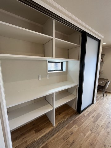 中古住宅　河渡のキッチン|背面収納