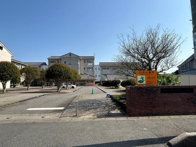 ひたちなか市大字東石川の売地の外観|小学校