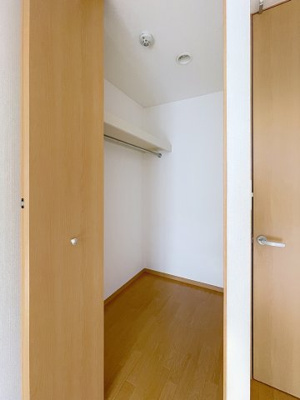 【収納】 | ディアコート方南 | ※同建物ほかのお部屋の写真です。