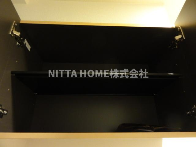 フィオーレの収納|上部にもついています★