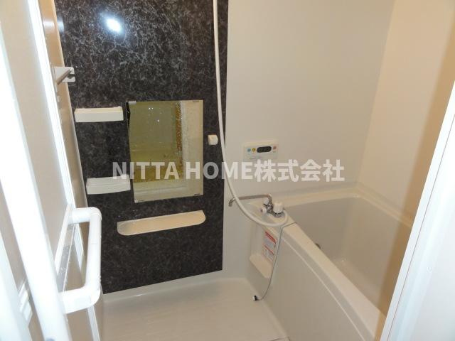 フィオーレの浴室|追い焚きや浴室乾燥ができるバスルームです☆彡