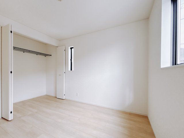 【新築戸建】足利市今福町第1の洋室|■２F居室はお子様部屋に最適な広さです。将来お子様がひとり暮らしをしても、いつでも帰ってこれる環境があるのは嬉しいことです♪