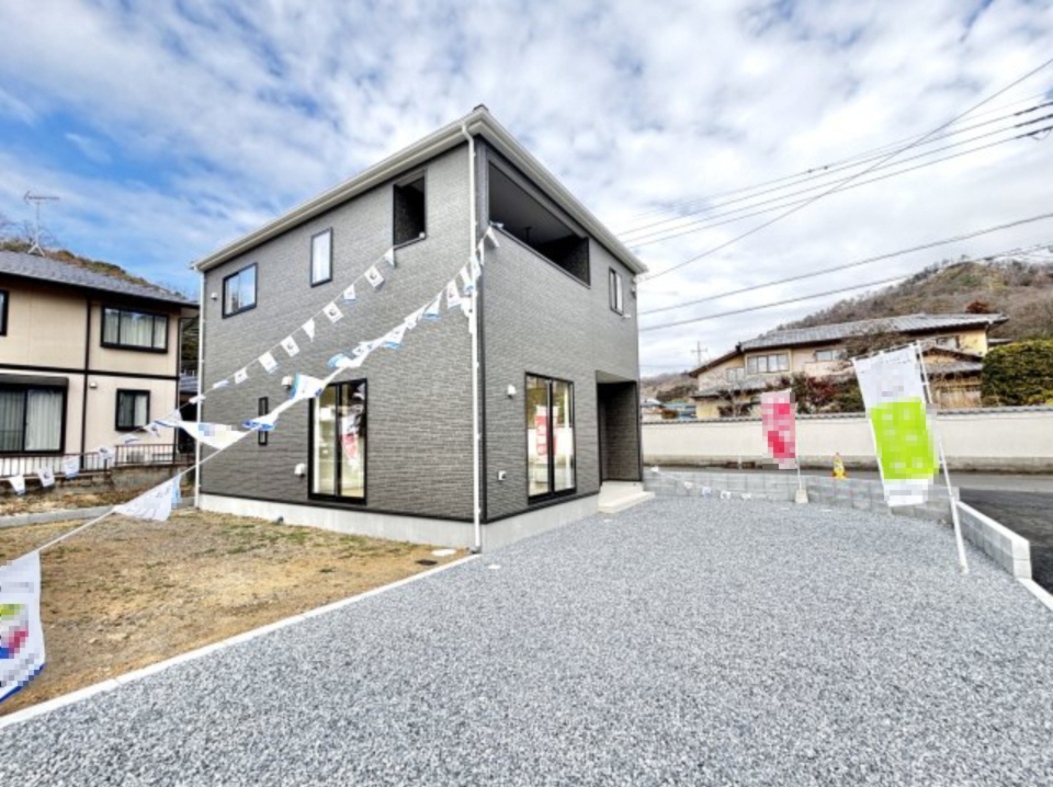 【新築戸建】足利市今福町第1の外観|■外観｜ここから始まる「日常」はご家族にとってかけがえのない時間となります。少しでも豊かに、快適に。