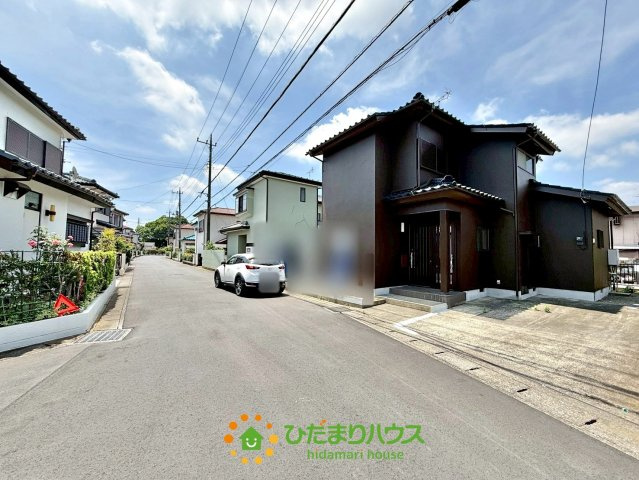 久喜市鷲宮1期　中古一戸建ての前面道路含む現地写真
