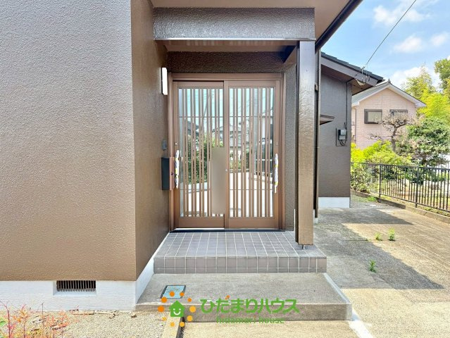久喜市鷲宮1期　中古一戸建ての玄関