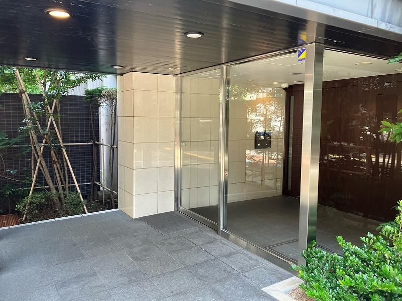 グランスイート三軒茶屋スカイテラスのエントランス