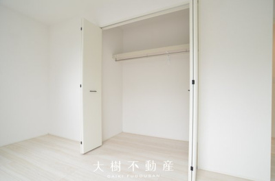 【洋室】 | 綾瀬市小園　新築戸建て　全７棟【仲介手数料無料】 | 2階　洋室1（8.0帖）クローゼット