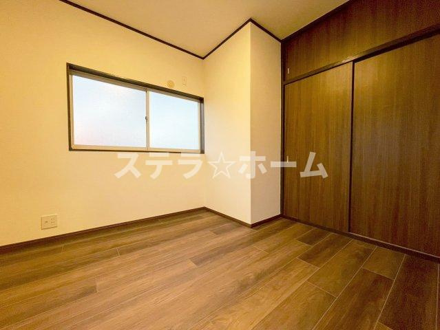 小松5 中古戸建の洋室|きれいな洋室です
