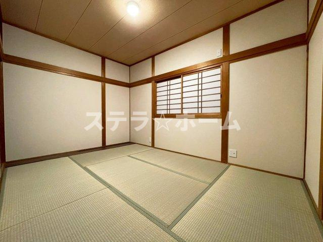 小松5 中古戸建の和室|日本らしい落ち着いた雰囲気の和室です