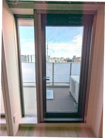 ニド元浅草の設備|13F、上層階からはスカイツリー隅田川花火見えます、リビングの網戸は室内のジャバラ式で清潔です