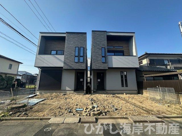 茅ヶ崎市浜之郷　新築戸建　全２棟の前面道路含む現地写真|4月19日撮影　外構工事中　現地外観