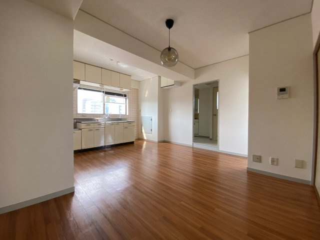 横幅も広いリビングです！