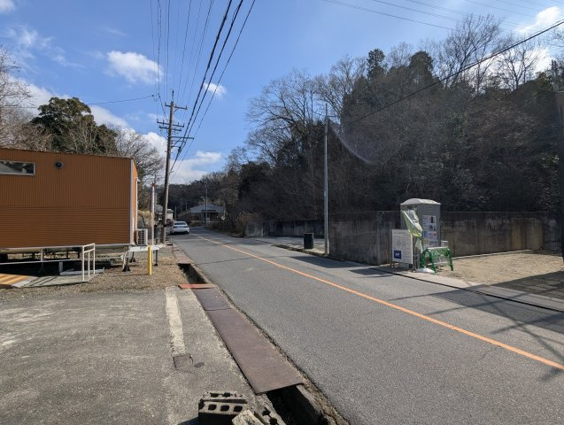 瀬戸市東拝戸町　全1棟の前面道路含む現地写真