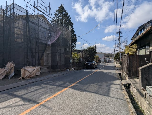瀬戸市東拝戸町　全1棟の前面道路含む現地写真