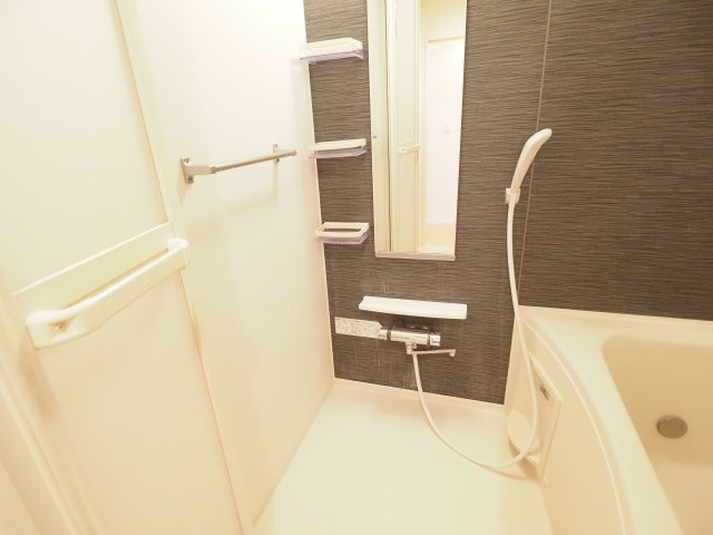 【浴室】 | CLOVER COURT | ※同物件の別部屋参考写真です