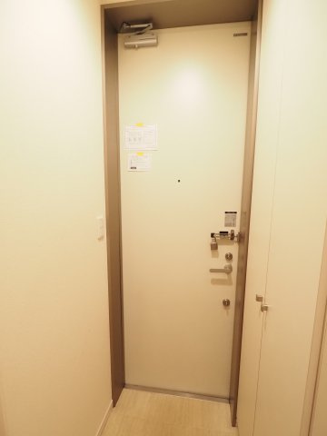 【玄関】 | CLOVER COURT | ※同物件の別部屋参考写真です