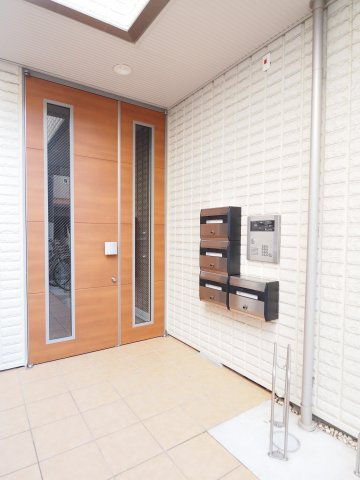 【エントランス】 | CLOVER COURT | オートロック完備