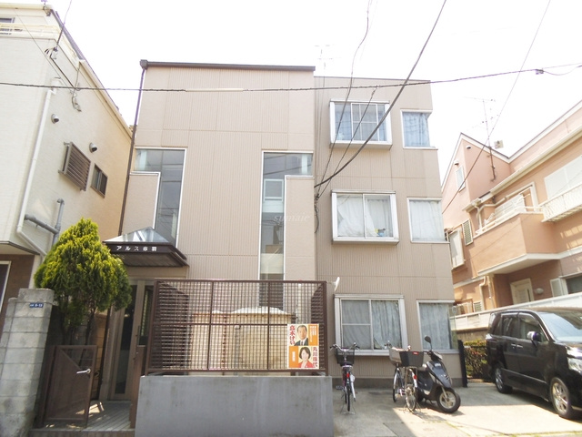 アルス赤羽の外観|鉄骨造の3階建て☆