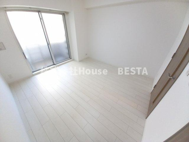 LEGESTA兵庫リバージュの洋室