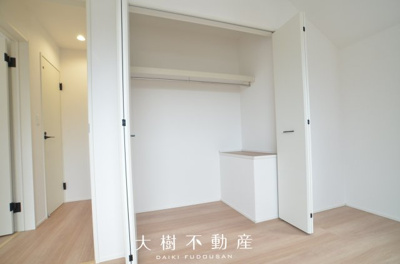 【洋室】 | 綾瀬市小園　新築戸建て　全7棟【仲介手数料無料】 | 2階　洋室3（6.0帖）クローゼット