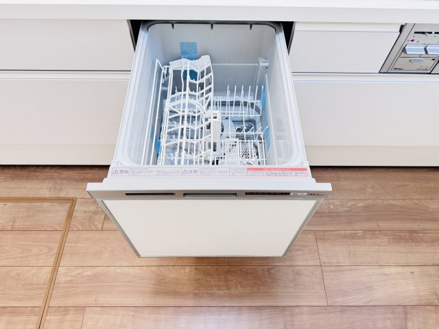 市川市北国分2丁目2603番のキッチン|家事の手間をグッと省けるビルトイン食洗器