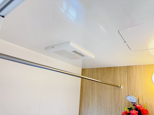 市川市北国分2丁目2603番の冷暖房・空調設備|雨の日も安心の浴室乾燥機つき