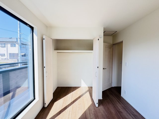 市川市北国分2丁目2603番の収納|6.5帖洋室収納