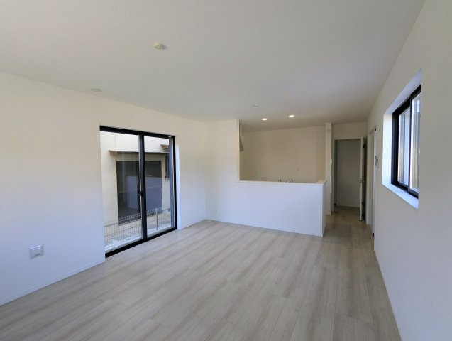 瀬戸市幡野町　全1棟の居間・リビング