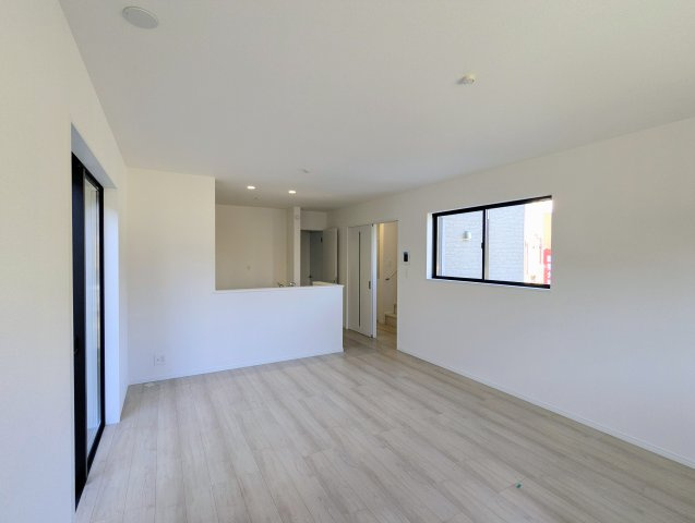 瀬戸市幡野町　全1棟の居間・リビング