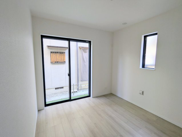 瀬戸市幡野町　全1棟の洋室