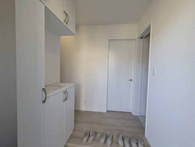 瀬戸市幡野町　全1棟の玄関