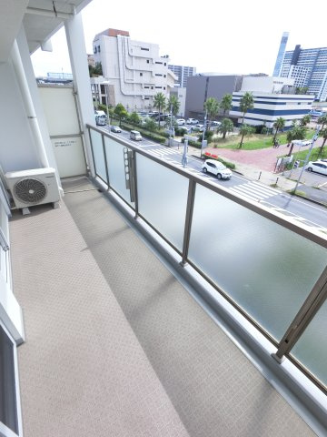 【バルコニー】