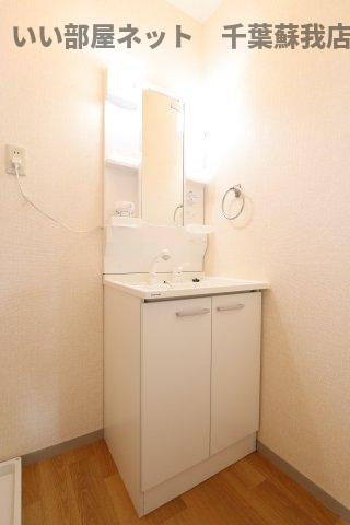 ラークヒルズ　Ａの独立洗面台|独立洗面台、朝の身支度には欠かせません