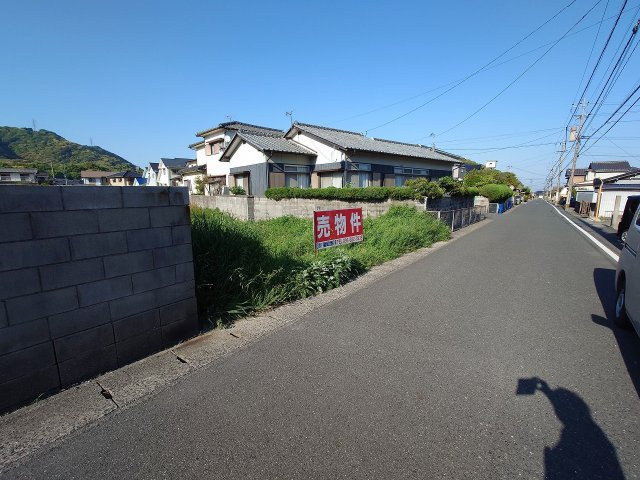 吉志六丁目2番（C-4）の前面道路含む現地写真