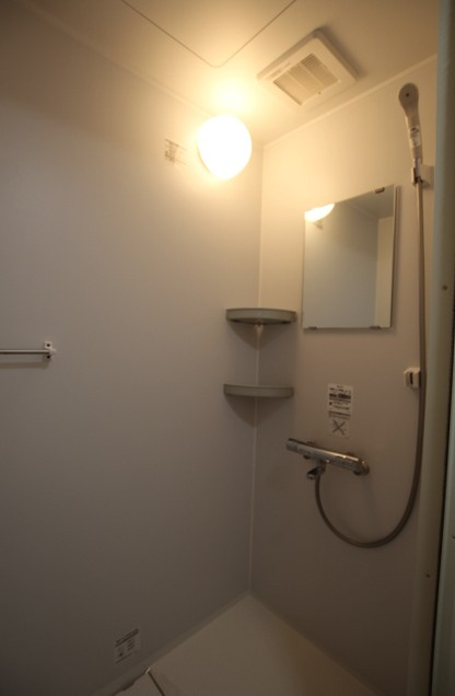【シャワールーム】