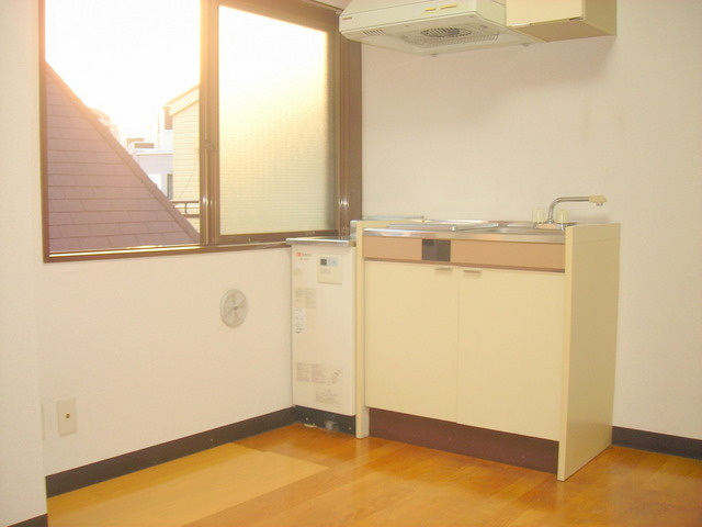 リトルウエスト田辺の洋室|★明るいフローリングの角部屋です★