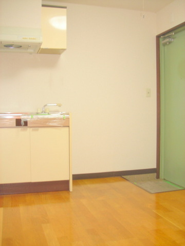 リトルウエスト田辺の居間・リビング|★明るいフローリングの角部屋です★