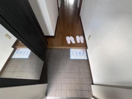 H・Tハイライズの玄関