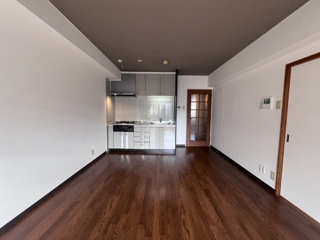 H・Tハイライズの居間・リビング