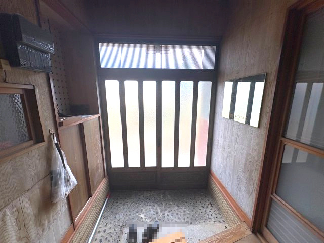 【玄関】 | 福島市佐原字上原　倉庫付き6DK