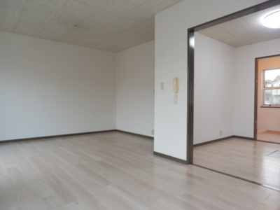 【居間・リビング】 | カーサ磯辺Ａ棟